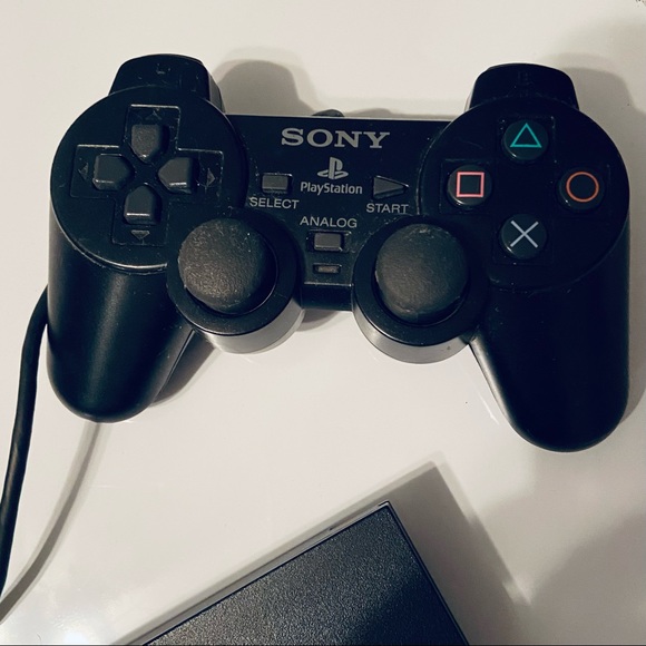 Sony PlayStation 2 (PS2) with 2 controllers + memory card - Picture 11 of 13